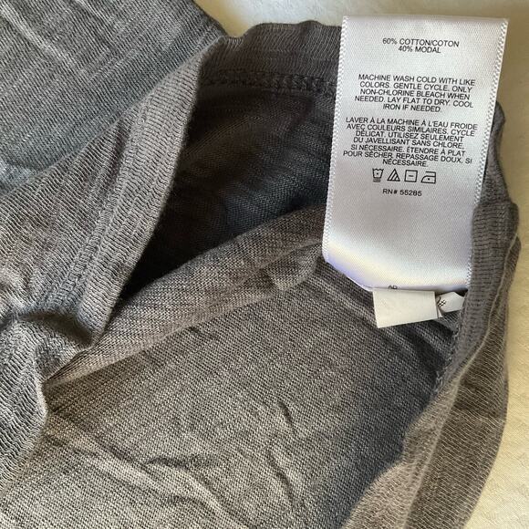 Express Women’s Short Sleeve V-neck T-shirt size S /P, Solid Gray - Picture 6 of 7